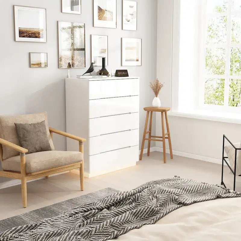 Commode 5 tiroirs blanc/noir très lustré avec éclairage DEL, simple
