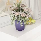 Commode haute asymétrique blanche avec pieds dorés