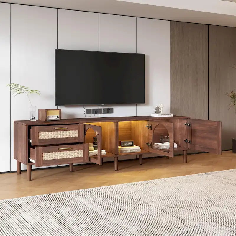 Meuble TV de style rotin marron foncé avec 3 placards et 2 tiroirs, pour téléviseurs jusqu'à 80"