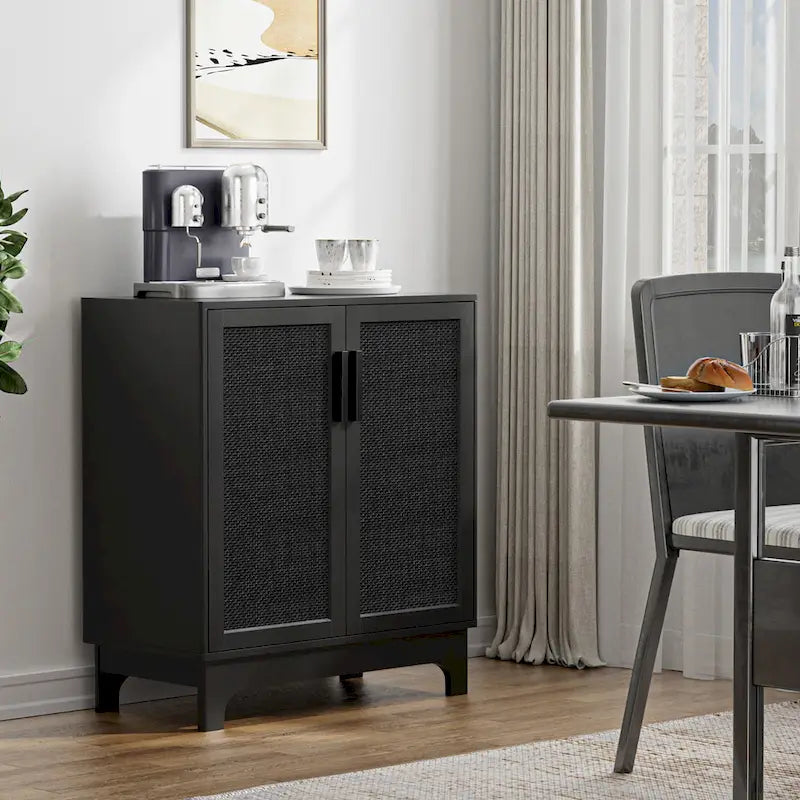 Buffet bas noir à 2 portes en rotin avec étagère réglable